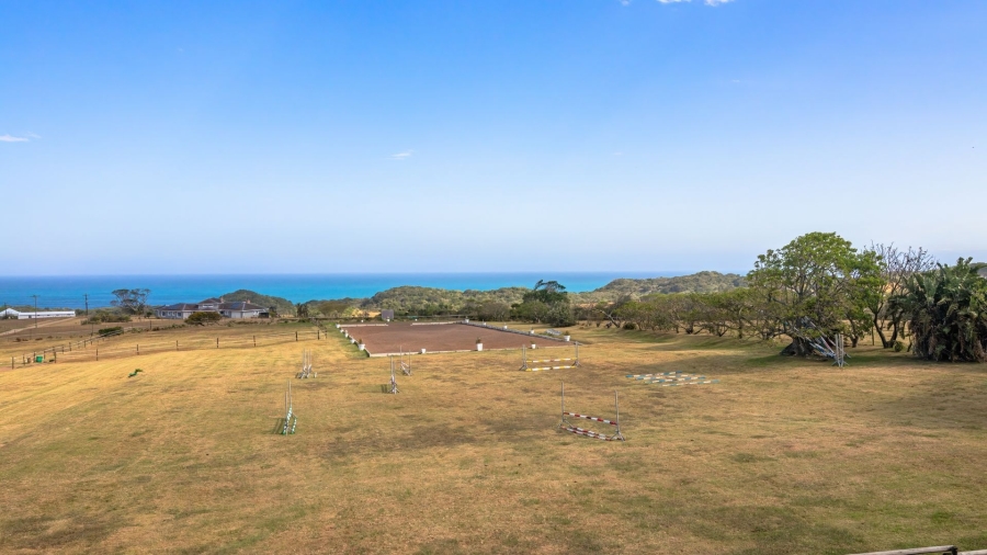 5 Bedroom Property for Sale in Sunrise On Sea Eastern Cape